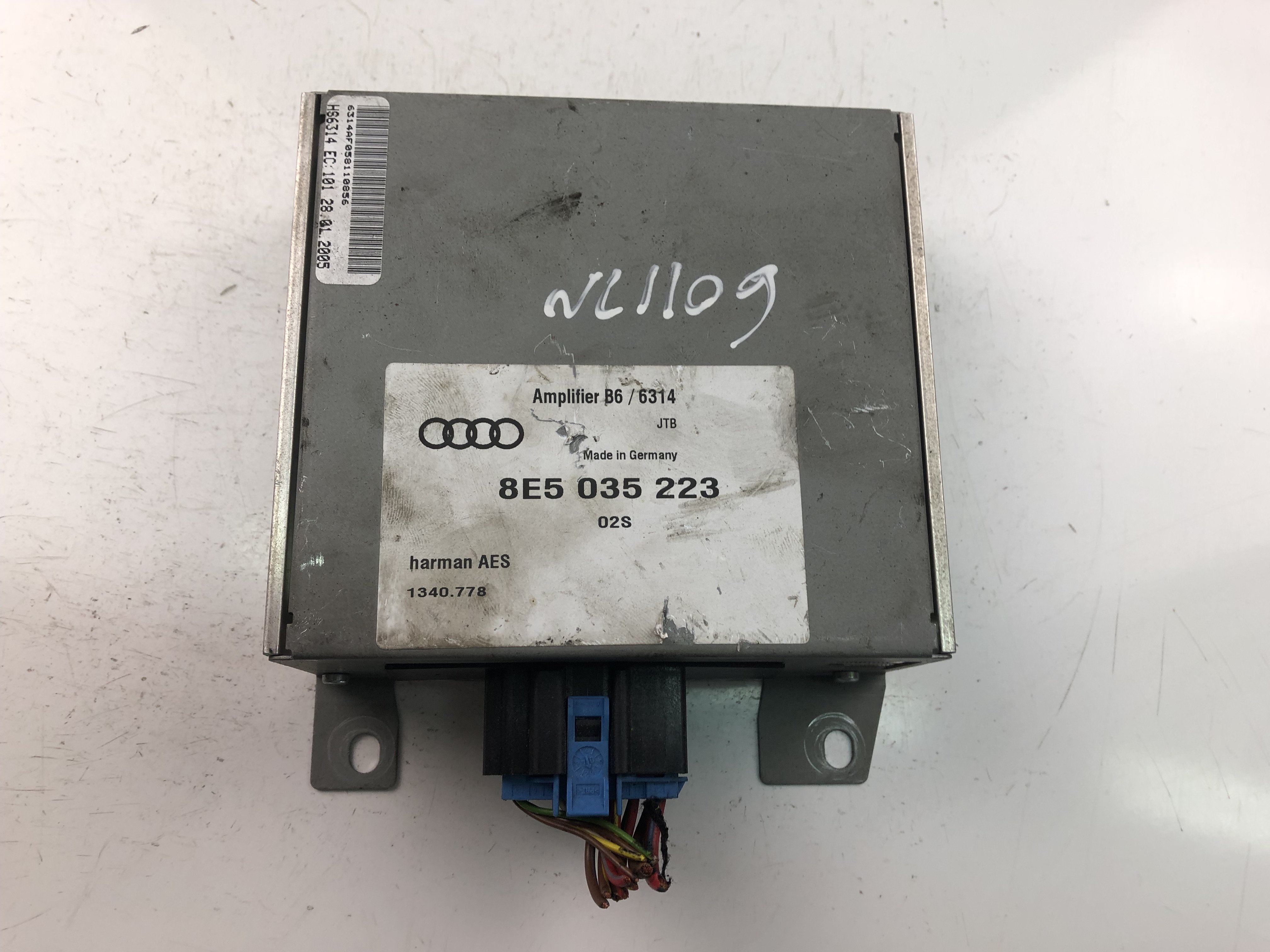 AUDI A4 B6/8E (2000-2005) Усилитель звука 8E5035223 23493402