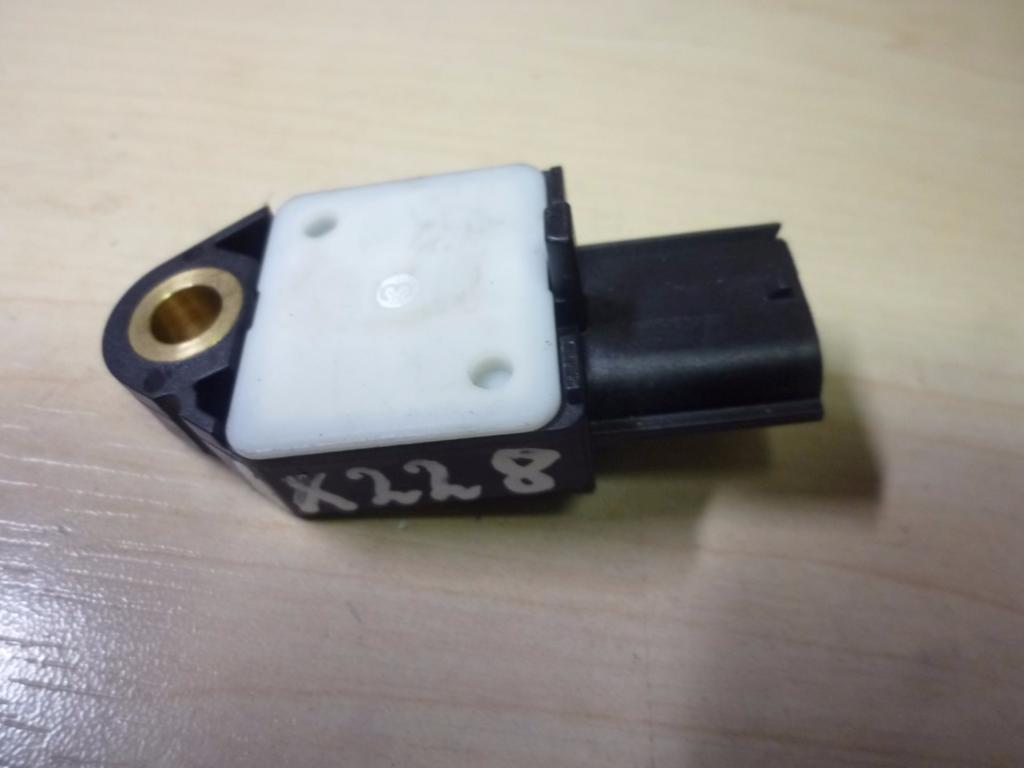 TOYOTA Yaris 2 generation (2005-2012) ДАТЧИК УДАРА НАДУВНЫХ ПОДУШЕК 898310D010 23156282