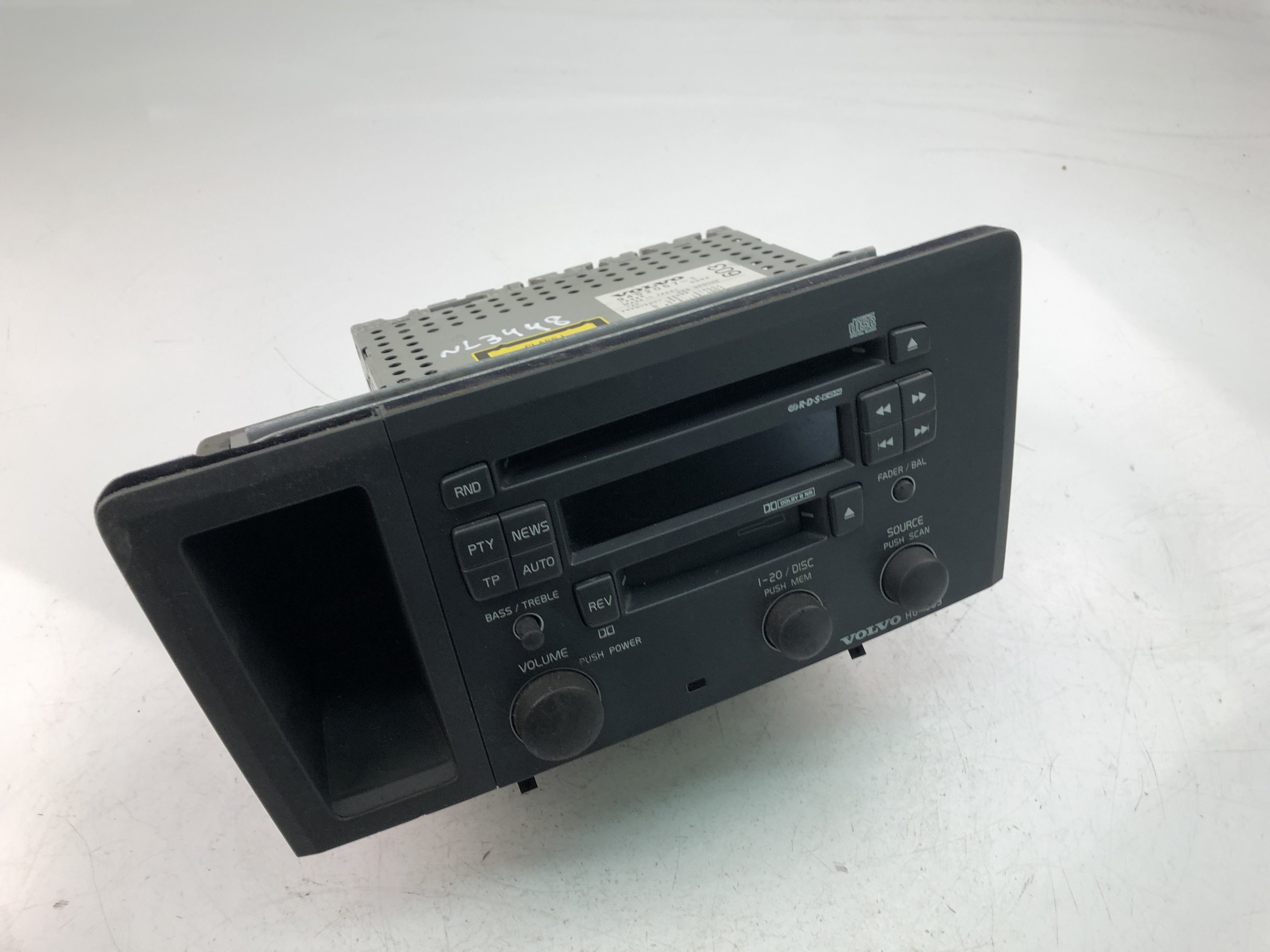 VOLVO V70 2 generation (2000-2008) Музичний плеєр без GPS 94520571 23491278