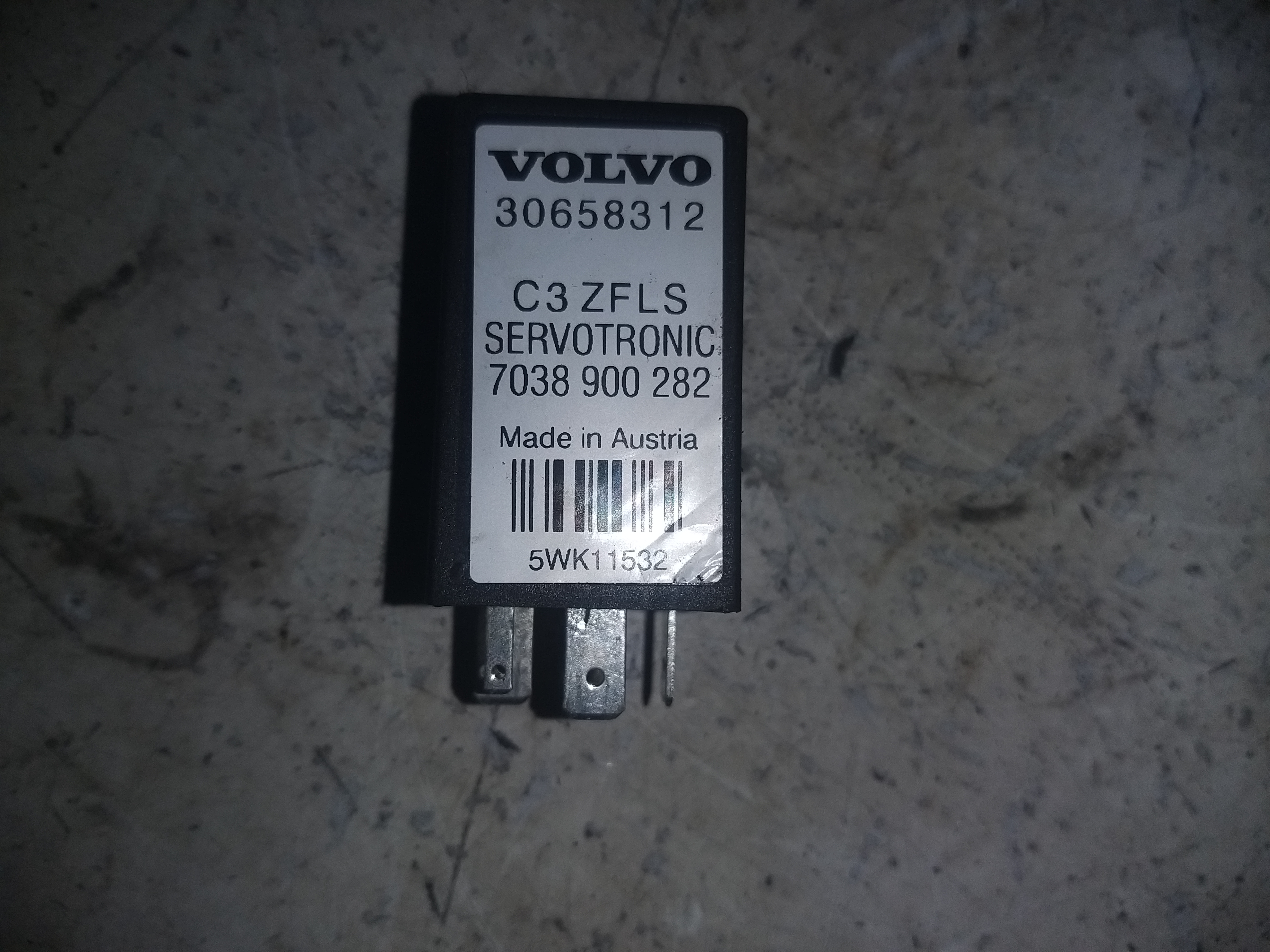 VOLVO XC90 1 generation (2002-2014) Свечи 30658312 23457303