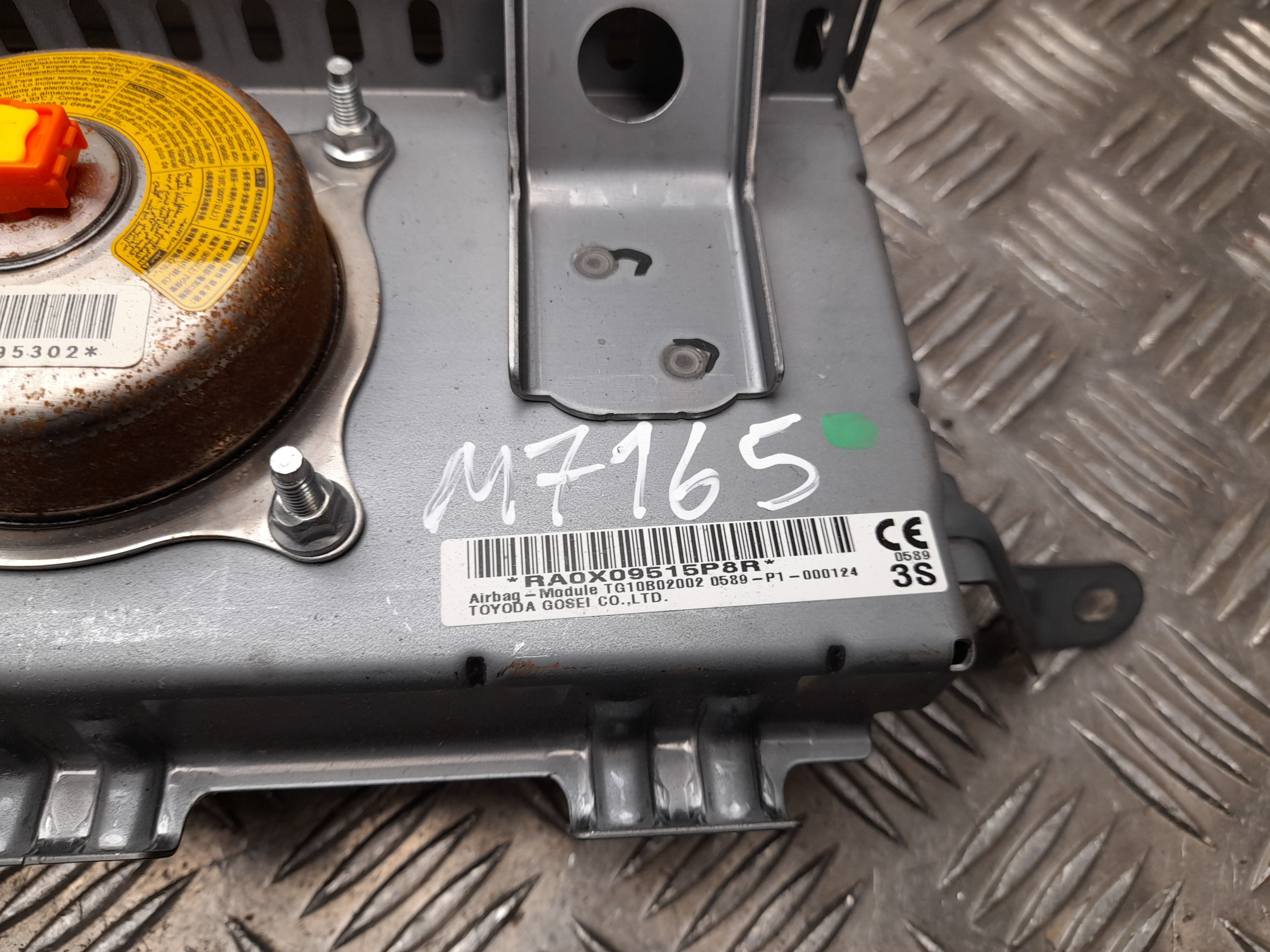 TOYOTA Prius Plus 1 generation (2012-2020) Подушка безопасности панель салона TG10B02002 23488306