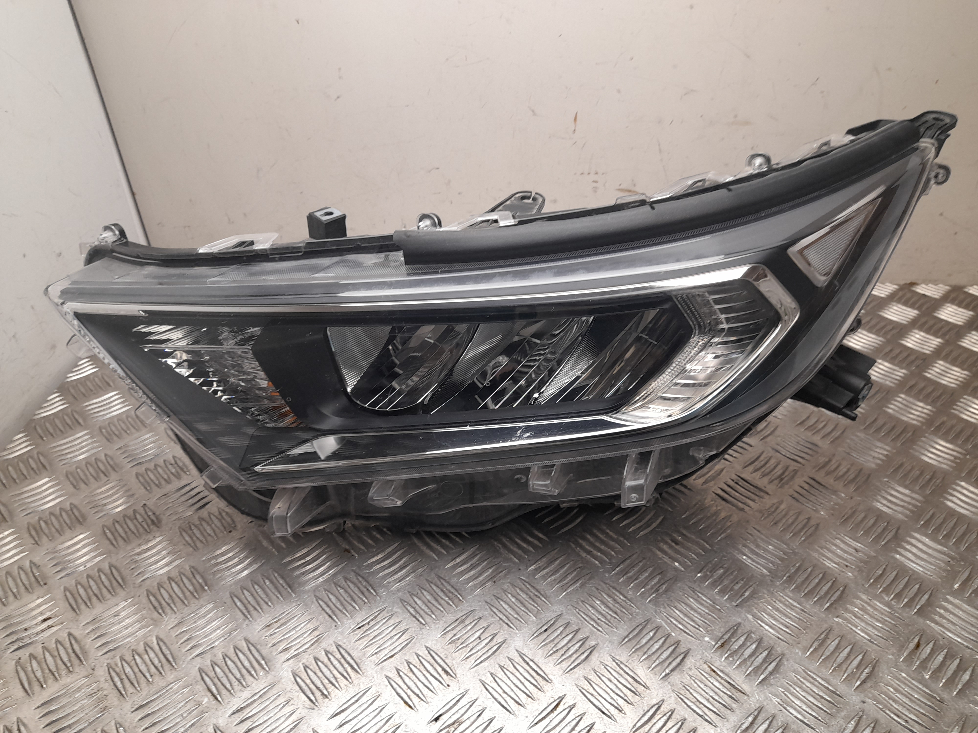 TOYOTA RAV4 5 generation (XA50) (2018-2024) Ліва передня фара 8990742020 23489366