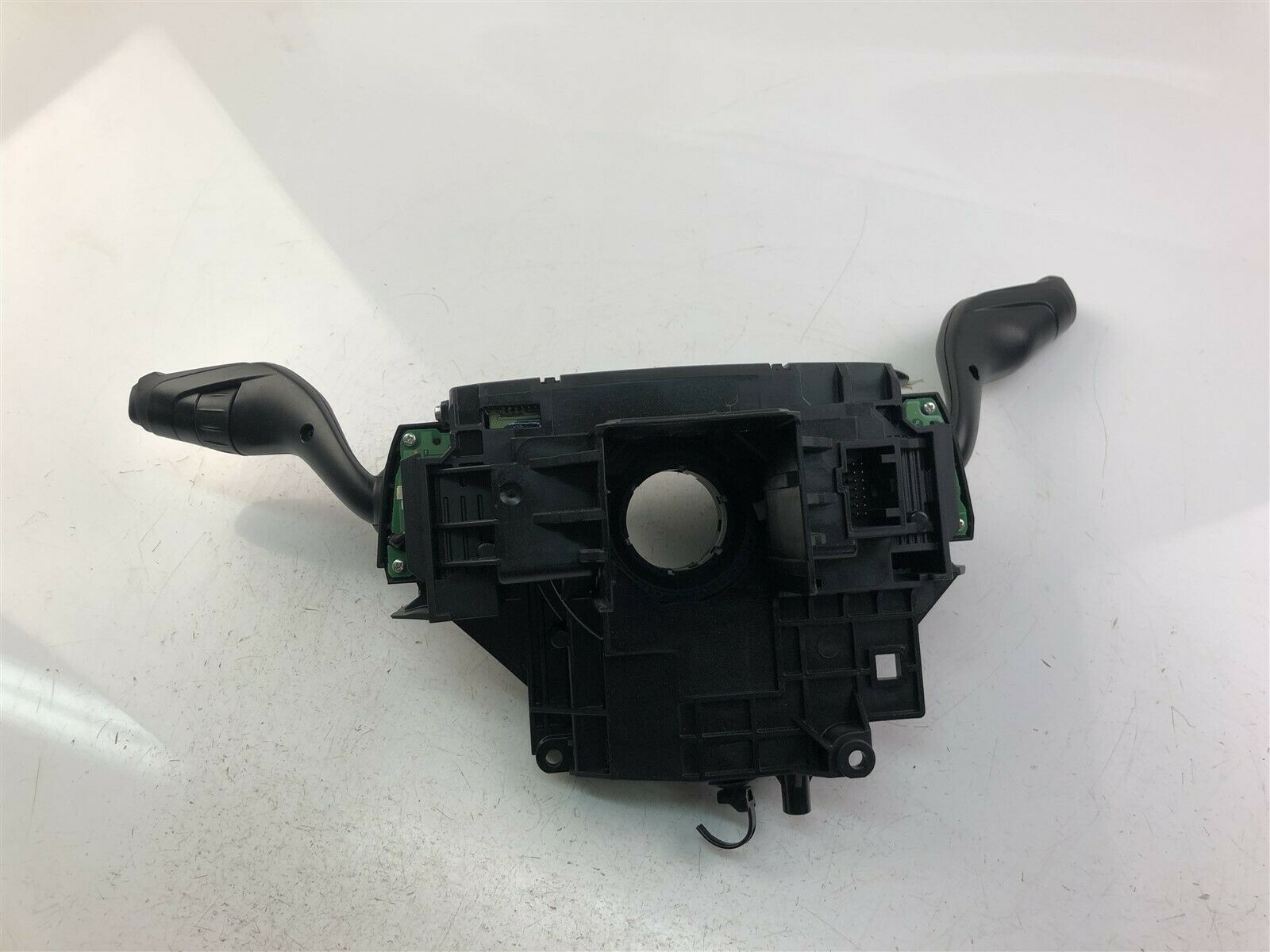 FORD Focus 3 generation (2011-2020) Кнопки/перемикачі на кермі BV6T13N064AG 23446396