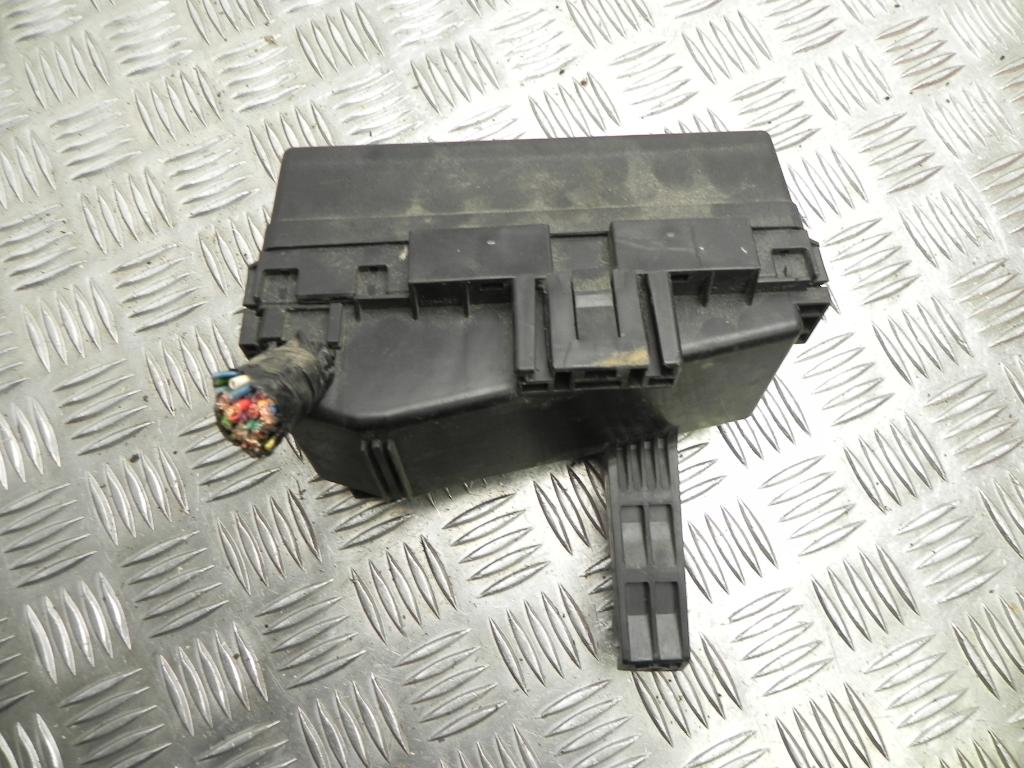 NISSAN Pathfinder R51 (2004-2014) Блок запобіжників 63564197 23196894