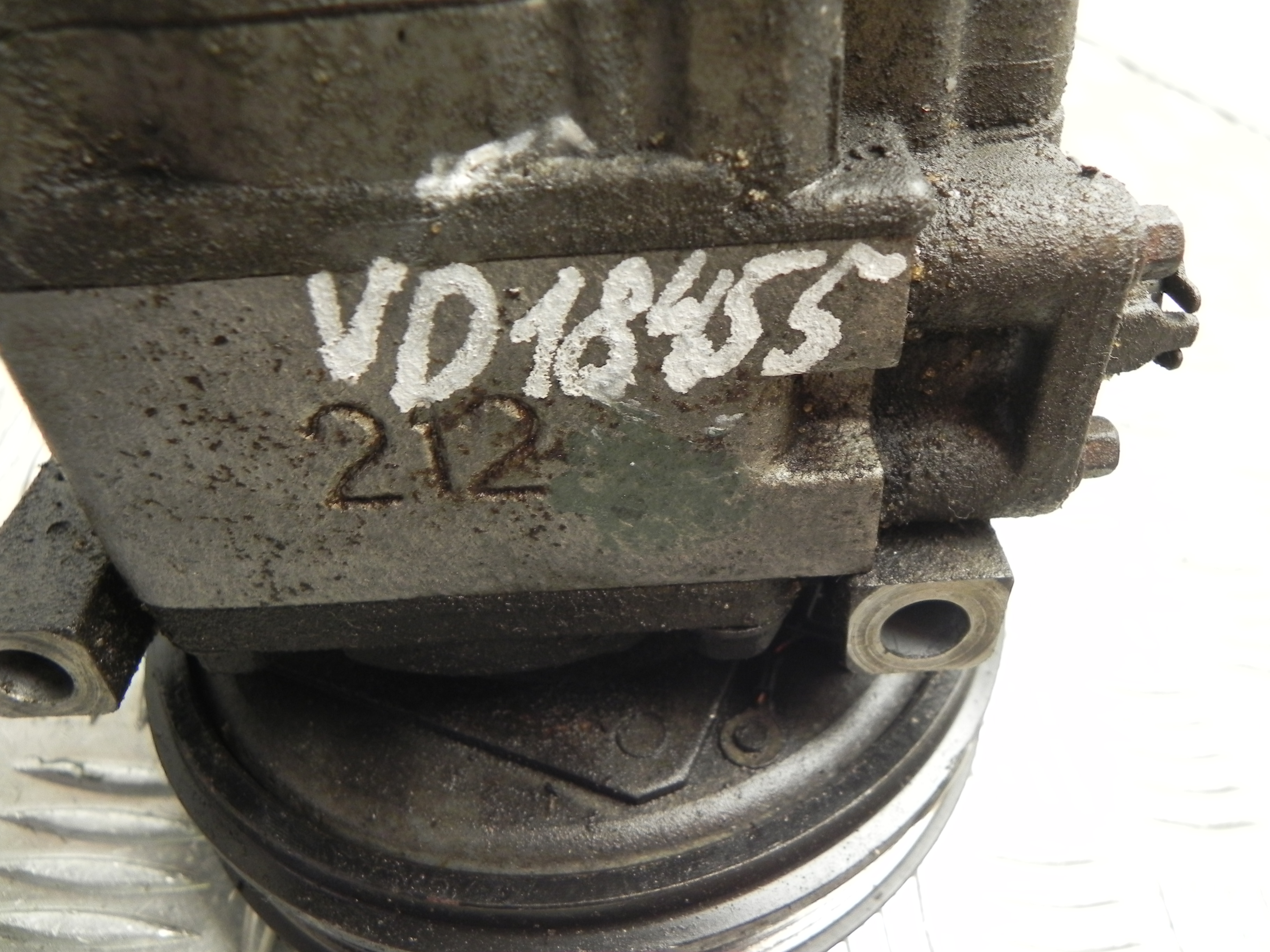 MAZDA 323 BJ (1998-2003) Помпа кондиціонера H12A1AA4DL 23429352