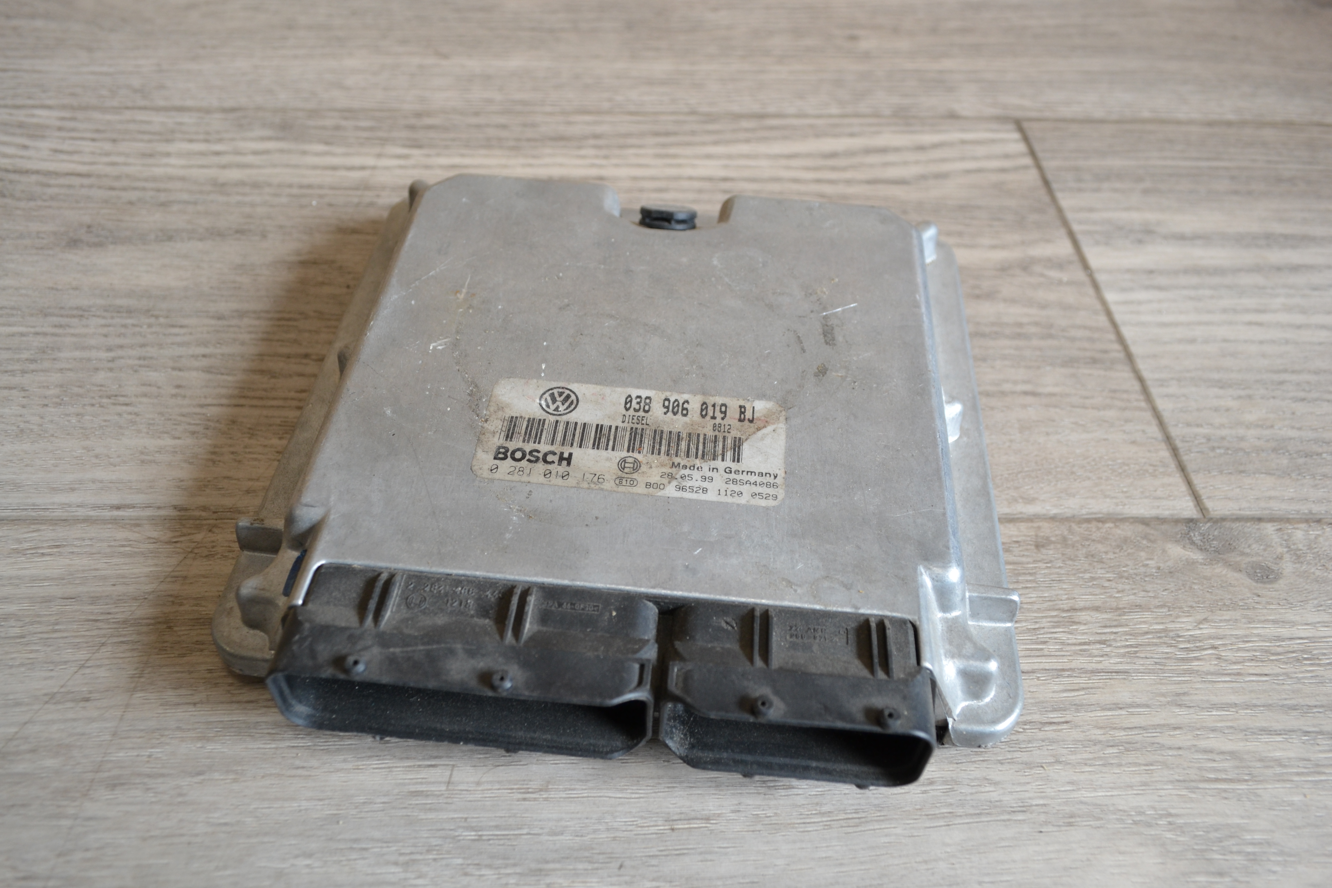 VOLKSWAGEN Passat B5 (1996-2005) Блок керування двигуном ECU 038906019,038906019BJ,0281010176 23480485