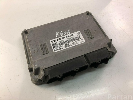 Škoda 03E906023Q FABIA II (542) 2012 Control unit for engine