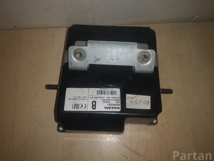 Volvo 8696581 XC90 I 2004 Multimedia interface box with control unit