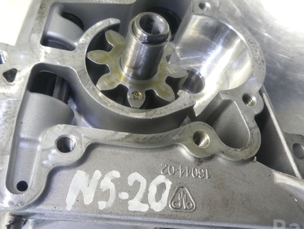 BMW 7805316; 570601131138 / 7805316, 570601131138 5 (F10) 2010 Oil Pump