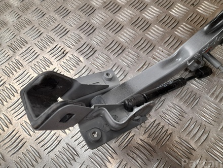 Alfa Romeo C023 GIULIA (952_) 2019 Rear lid hinge