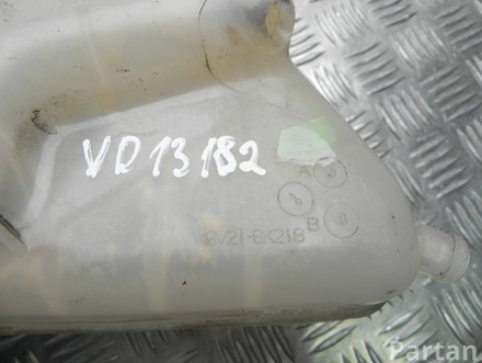 Ford 8V21-8K218B / 8V218K218B FIESTA VI 2015 Coolant Expansion Tank