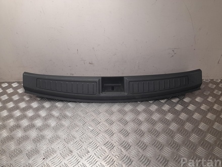 Tesla 1010824-00-C / 101082400C MODEL S 2015 Panelė bagažinės spynos kilpos