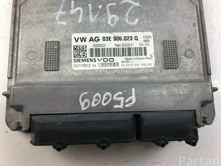 Škoda 03E906023Q FABIA II (542) 2009 Control unit for engine