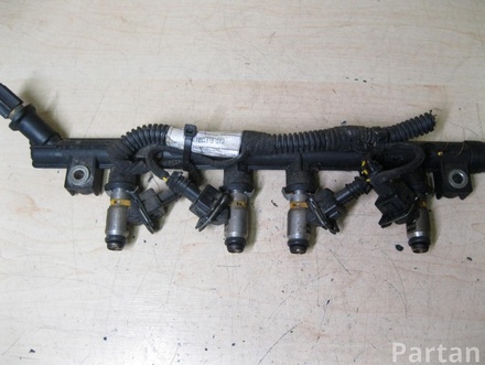 Fiat 500 (312_) 2008 Fuel rail