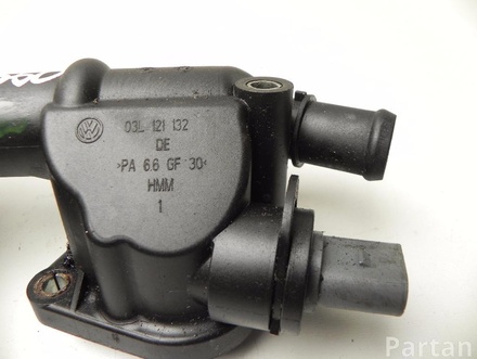 Volkswagen 03L 121 132 DE / 03L121132DE UP (121, 122, BL1, BL2) 2012 Thermostatgehäuse